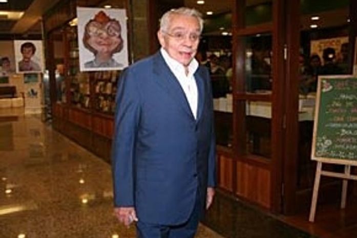 'Quadro infeccioso está controlado', diz boletim médico de Chico Anysio