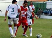 Coruripe mostra força em casa e bate um CRB em queda na competição