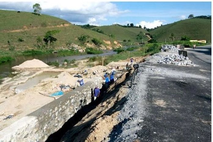 Governador visita obras da reconstrução em Santana do Mundaú