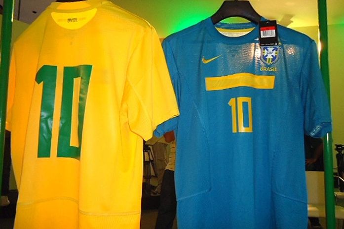 Sem festa, CBF apresenta novos uniformes da seleção brasileira
