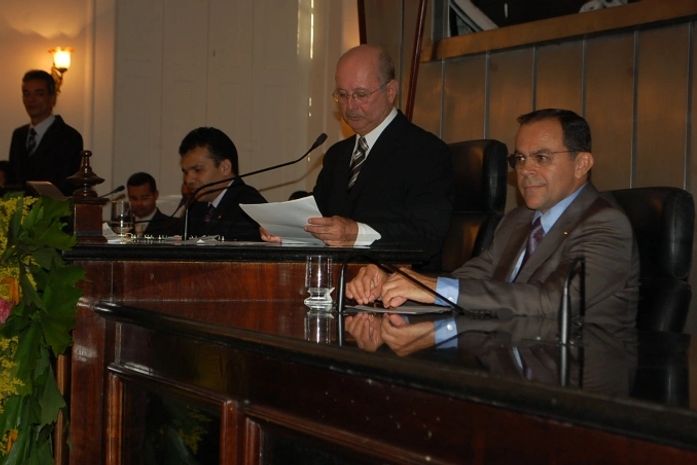Deputados elegem Fernando Toledo para a presidência da Assembleia