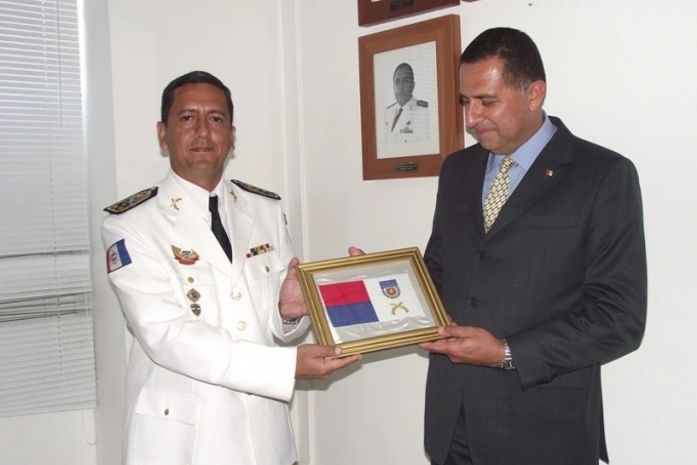 Coronel Luciano e 0 Secretário Dário César