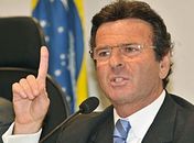 Novo ministro do STF foi guitarrista de rock, surfista e luta Jiu Jitsu