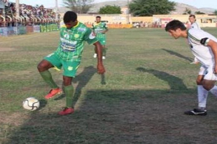 Buiú em ação pelo Ipanema