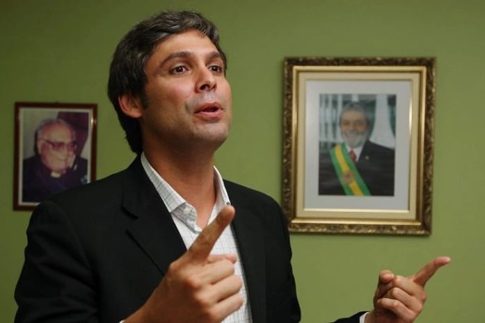 Lindberg Farias garante que PT não abre mão da "comissão " de Collor