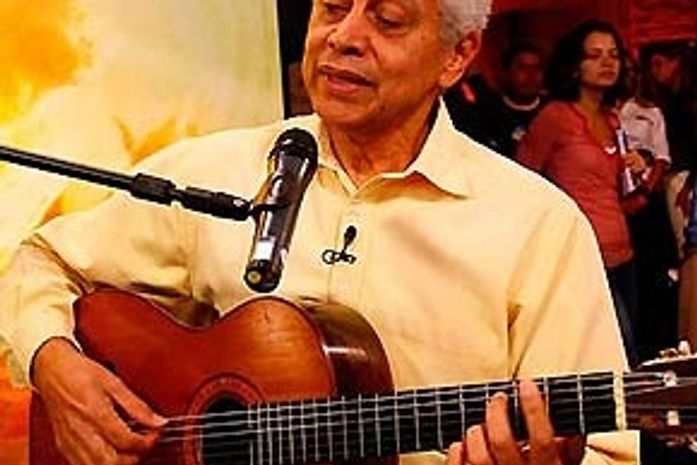 Paulinho da Viola desiste de viagem e vai apoiar Portela no carnaval