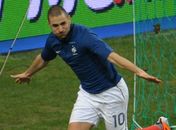 Seleção joga bem, mas com um jogador a menos perde novamente para França