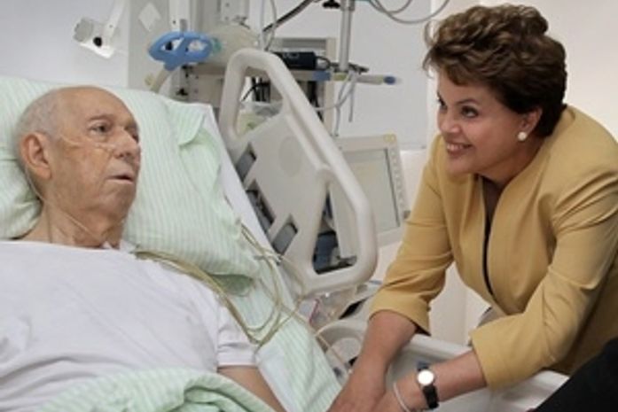 A presidente Dilma Rousseff visitou nesta quinta o ex-vice-presidente José Alencar
