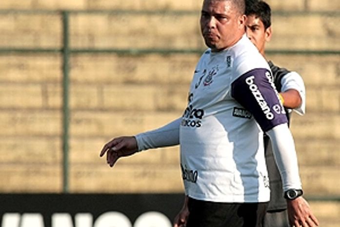 Jornal afirma que Ronaldo pode anunciar aposentadoria