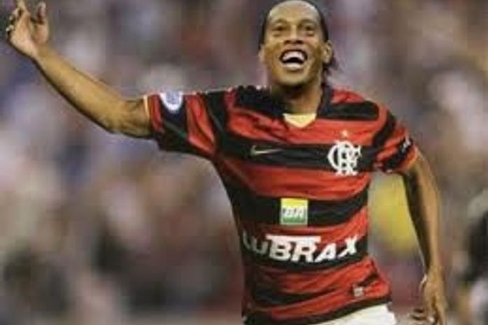 Ronaldinho garante que joga em Alagoas na Copa do Brasil