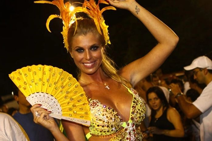 Caroline desembolsa R$ 105 mil só de penas para sua fantasia
