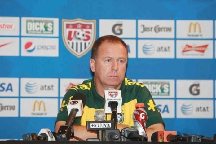 Mano homenageia Ronaldo: "simplicidade era de um iniciante"