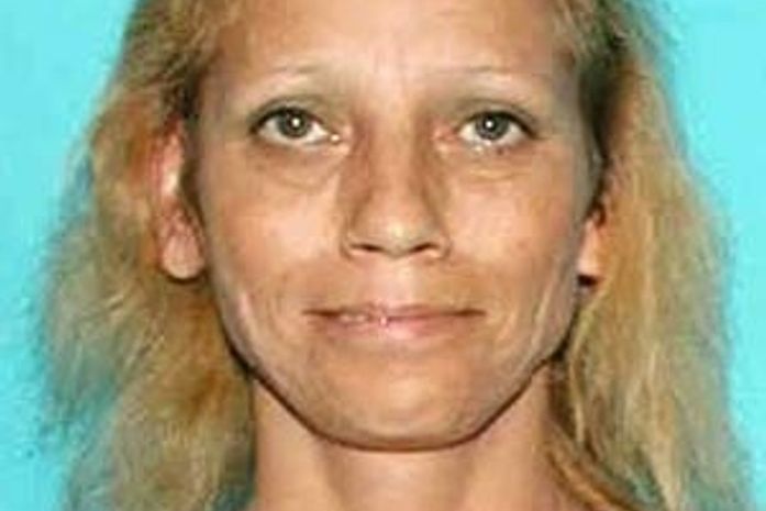 Americana é presa após agredir namorado com bife congelado