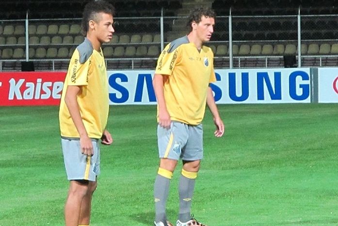 No embalo de Neymar, Santos inicia Libertadores sob peso do favoritismo