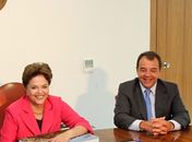Dilma comemora vitória do salário mínimo , diz Cabral
