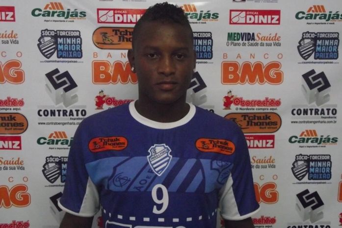 Novo reforço do CSA é apresentado e já está a disposição do treinador