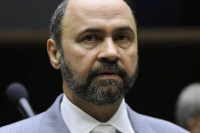 Sem mandato, Augusto Farias pode virar réu por manter trabalho escravo