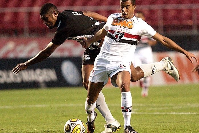 Com gol de alagoano, São Paulo goleia o Bragantino no paulista