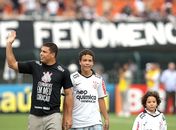 Com a presença de Ronaldo, Corinthians bate o Santos no clássico da rodada