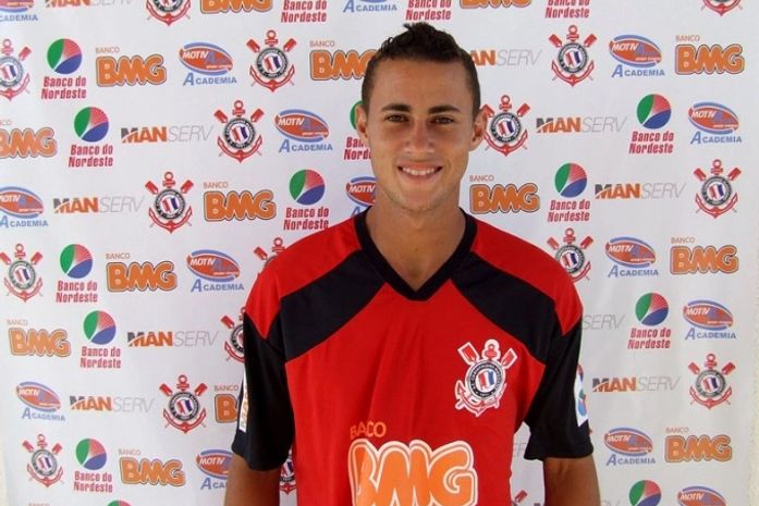 Destaque no alagoano, Afonso do Corinthians é emprestado ao futebol japonês