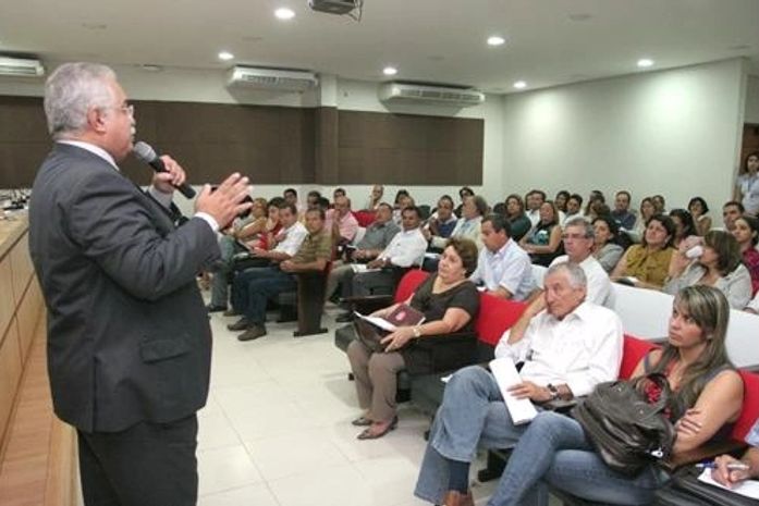 Governo regulamenta regime de colaboração com os municípios na educação