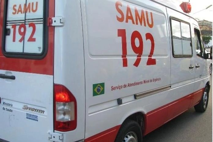 Neto quebra a perna da avó de 81 anos ao espancá-la