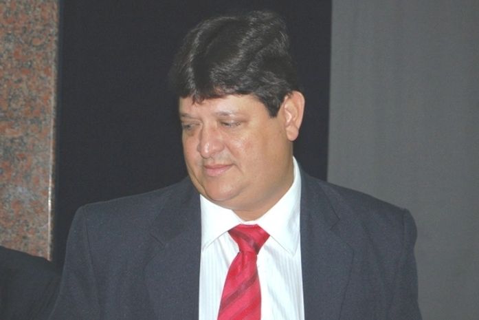 Após críticas de Luiz Pedro, vereador promete processá-lo