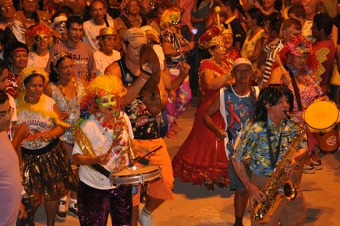Folia de Rua aquece o carnaval arapiraquense de 2011