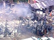 Incêndio atinge favela na Grande SP