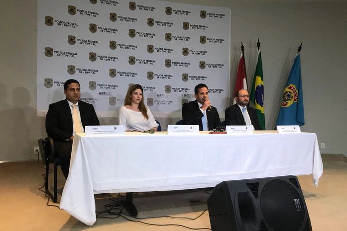 Delegado Antônio Lima, procuradora Renata Ribeiro, superintendente da PF Bernardo Gonçalves e delegado Daniel Silvestre