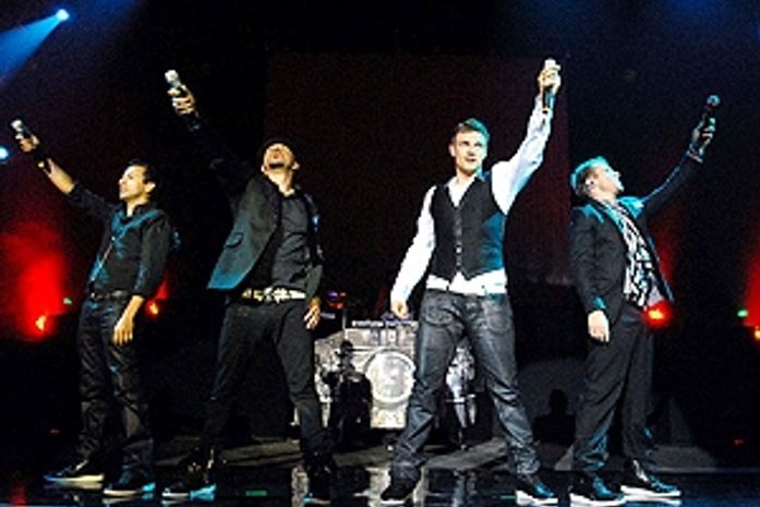 Sem perder o fôlego, Backstreet Boys cantam para mais de 8 mil no Rio