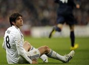Após vaias, espanhóis dão certeza: futuro de Kaká é "bem longe" do Real