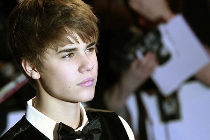 Justin Bieber pede que fãs doem dinheiro como presente de aniversário