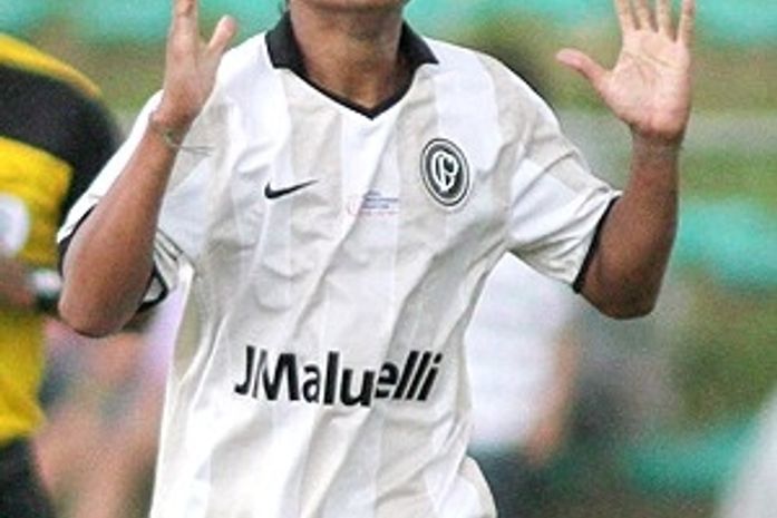 Adriano Gabiru reencontra a felicidade no Corinthians Paranaense