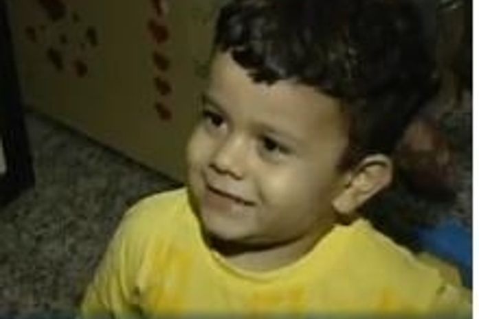 Menino vira hit na Internet ao ser entrevistado por Márcio Canuto