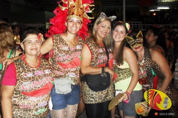 Bloco As Pimentas arrastam milhares de mulheres nas avenidas de Palmeira dos Índios