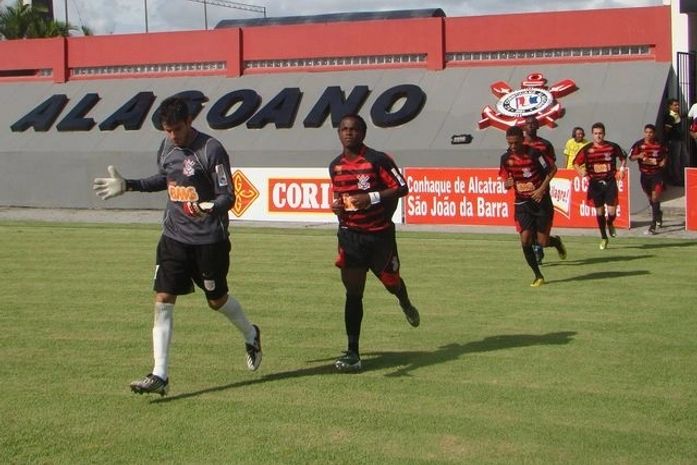 Juventude e determinação: O segredo do sucesso do líder Corinthians Alagoano