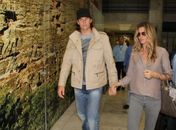 Gisele Bündchen e Tom Brady desembarcam no Rio de mãos dadas