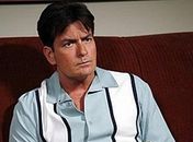 Charlie Sheen é demitido da série 'Two and a Half Men'