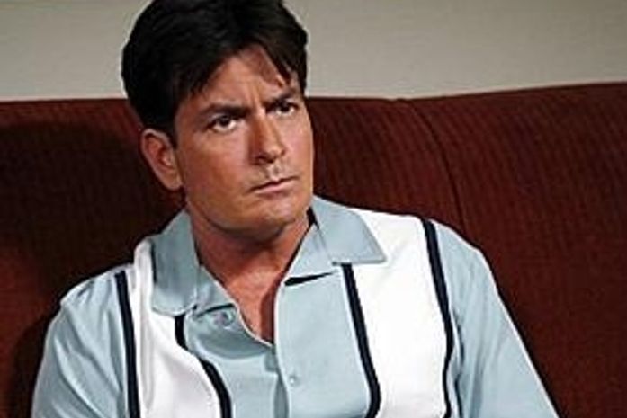 Charlie Sheen é demitido da série 'Two and a Half Men'