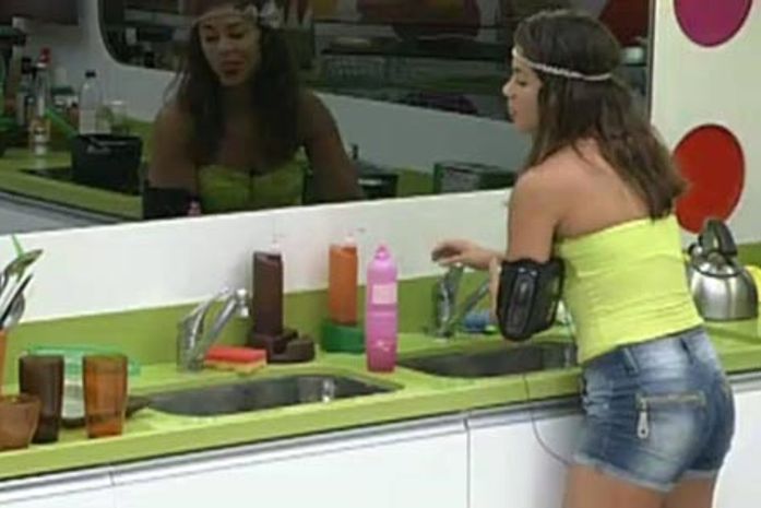 BBB 11: Jaqueline e Maria confirmam que beijaram Andre Marques