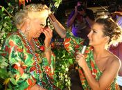 Pura emoção: Claudia Leitte homenageia Hebe e as duas choram