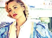 Nicole Richie gasta U$ 3 mil em travesseiros e leva bronca do marido