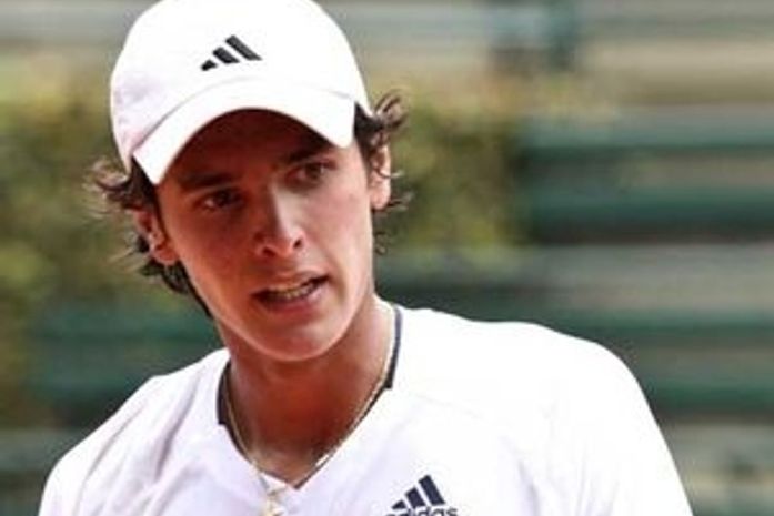 Tiago chega a China ganha três jogos e conquista vaga na chave principal