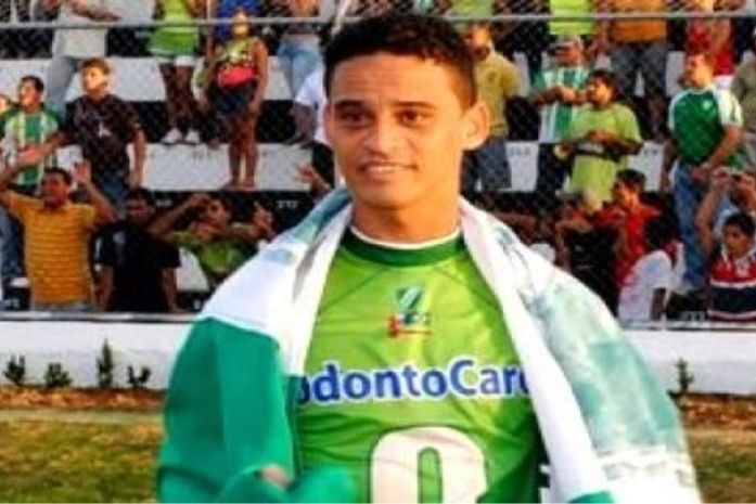 Atacante Peixinho é apresentado oficialmente no Murici