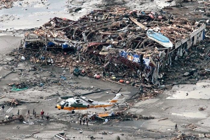 Cidade japonesa procura 10 mil desaparecidos após tsunami
