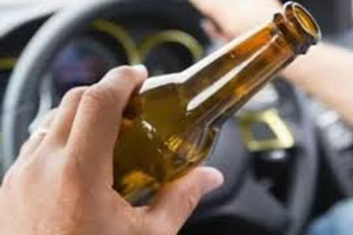 Com sinais de embriaguez, motorista invade evento em praça de Limoeiro de Anadia e é preso em flagrante