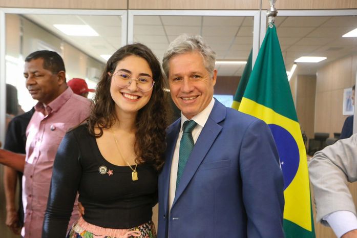 Em reunião com ministro, Teca Nelma reforça compromisso com movimentos sociais e a Reforma Agrária