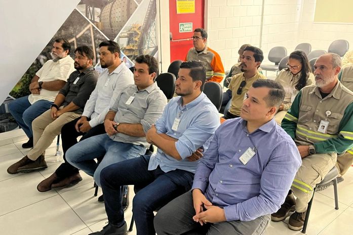 A convite da empresa, prefeito Bebeto Barros visita mineradora em Craíbas