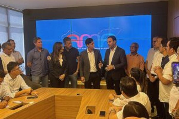 AMA reúne gestores e bancada federal para antecipar pauta municipalista da Marcha a Brasília